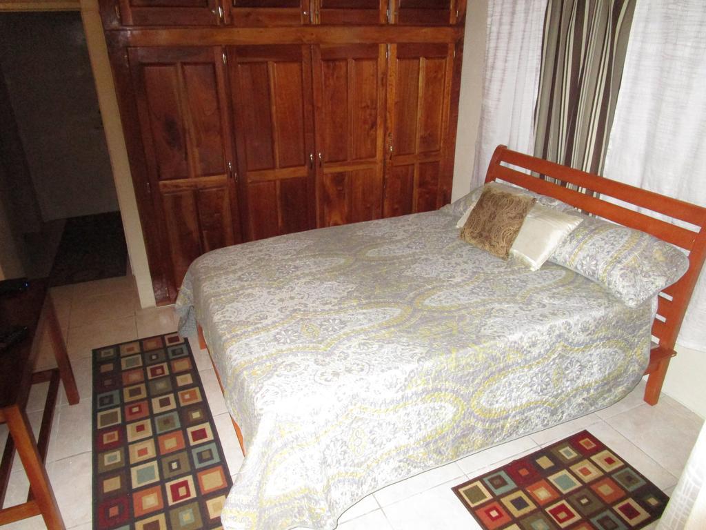 The Residence Portmore Apartments Экстерьер фото