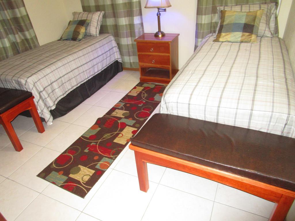 The Residence Portmore Apartments Экстерьер фото