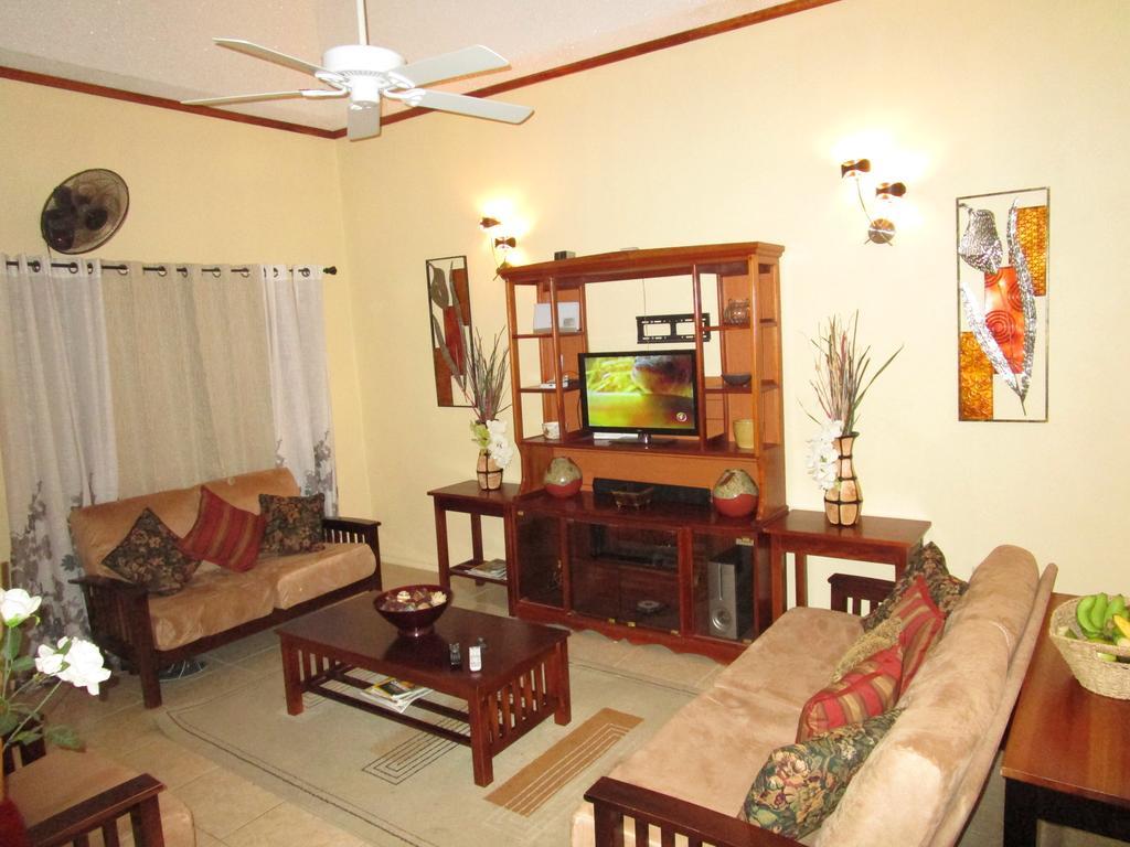 The Residence Portmore Apartments Экстерьер фото