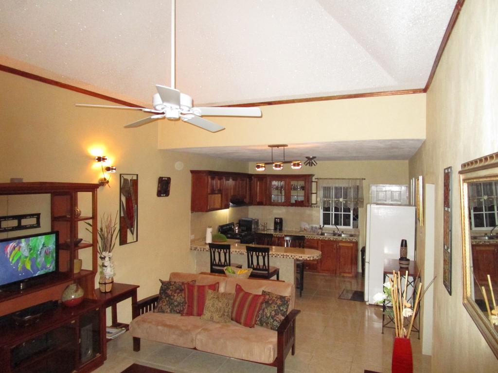 The Residence Portmore Apartments Экстерьер фото