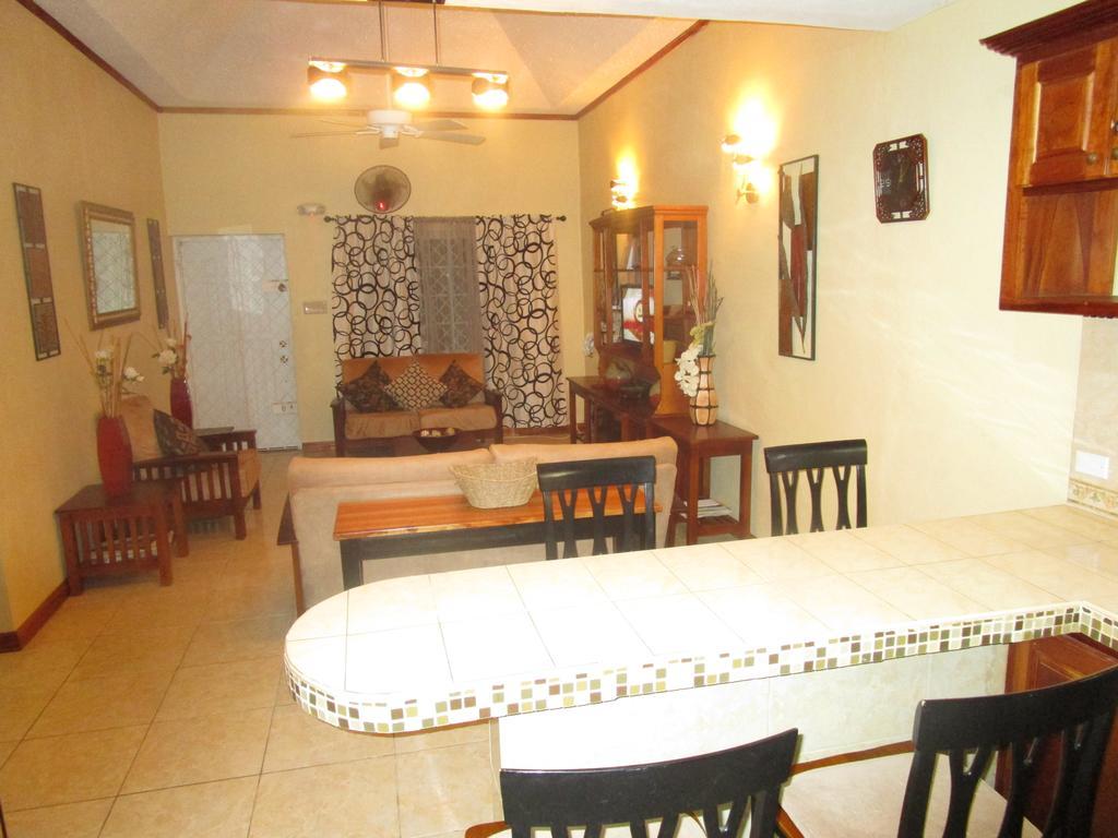 The Residence Portmore Apartments Экстерьер фото