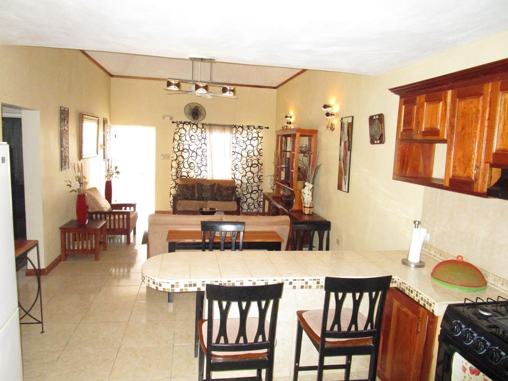 The Residence Portmore Apartments Экстерьер фото