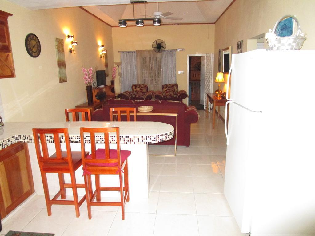 The Residence Portmore Apartments Экстерьер фото