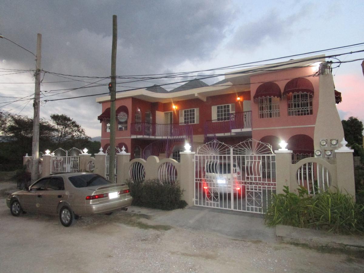 The Residence Portmore Apartments Экстерьер фото
