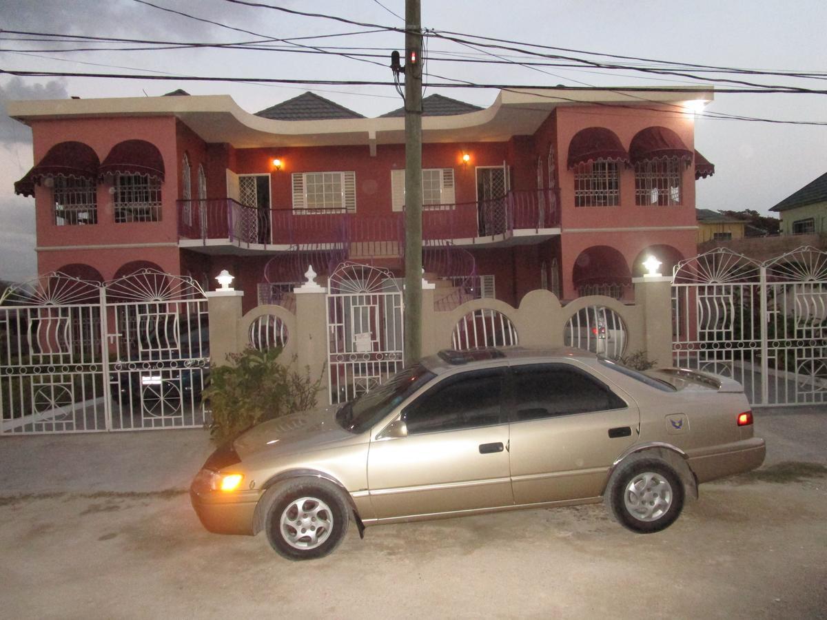 The Residence Portmore Apartments Экстерьер фото