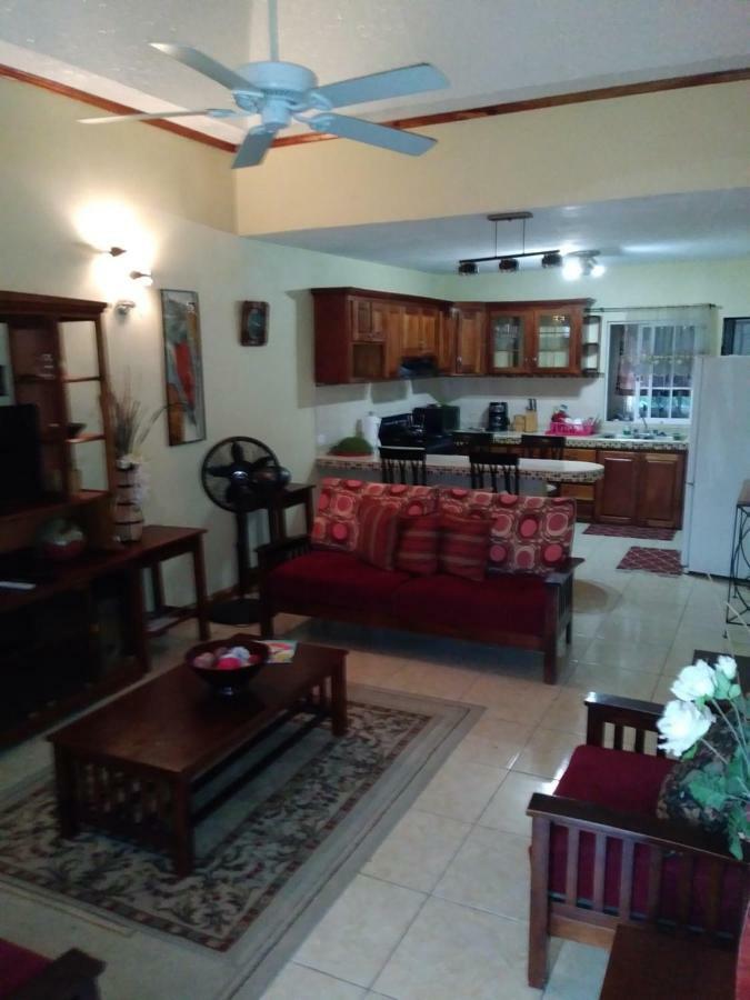 The Residence Portmore Apartments Экстерьер фото